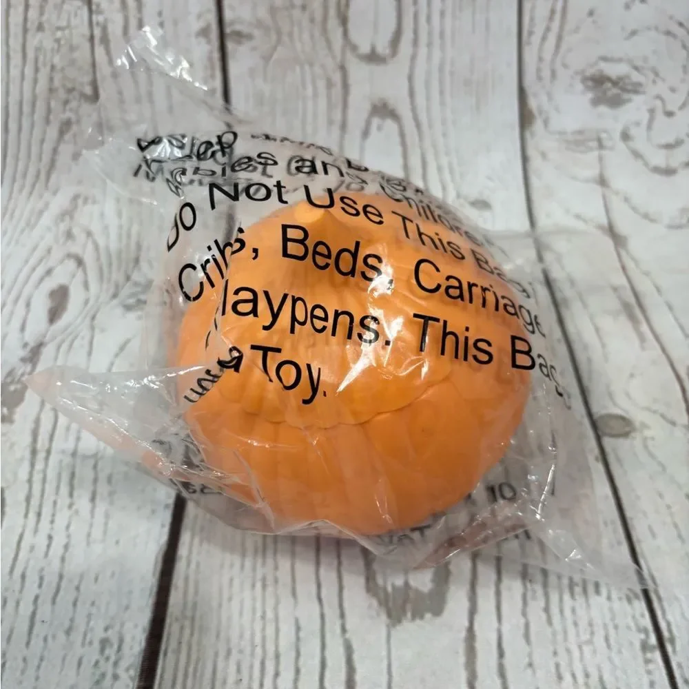 NEW Yellow Orange Onion Keeper Topping Bowl with Lid Food Storage